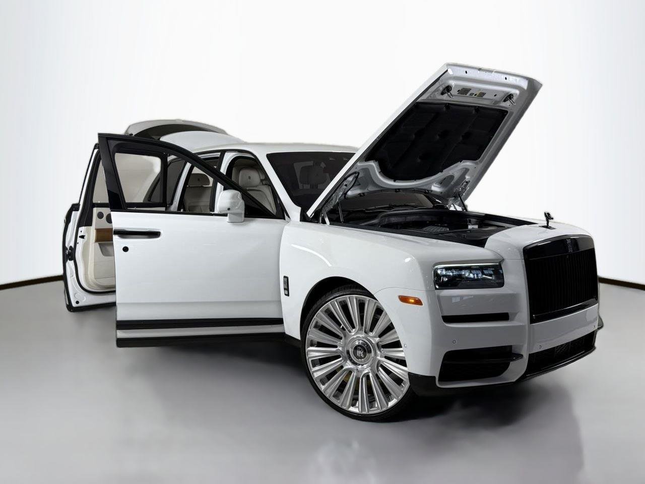 2021 Rolls Royce Cullinan RR31 photo 32