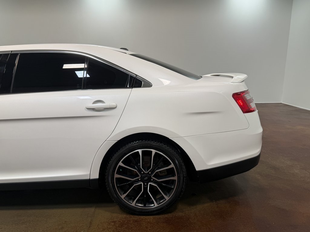 2019 Ford Taurus SHO photo 29