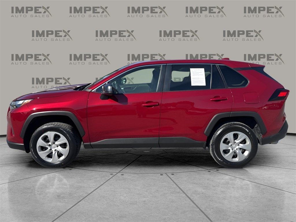2023 Toyota RAV4 LE photo 2