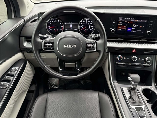 2022 Kia Carnival LX photo 16