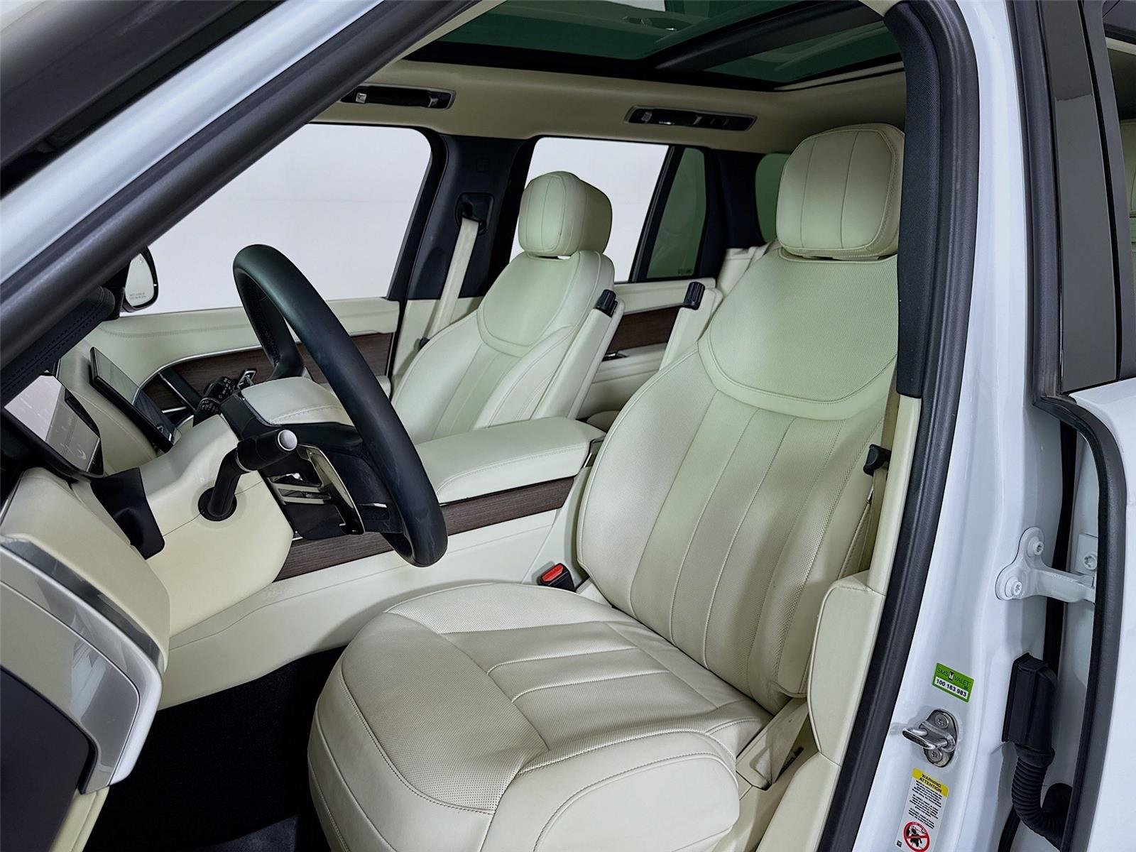 2024 Land Rover Range Rover SE SV photo 10