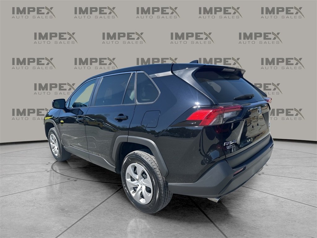 2024 Toyota RAV4 LE photo 2