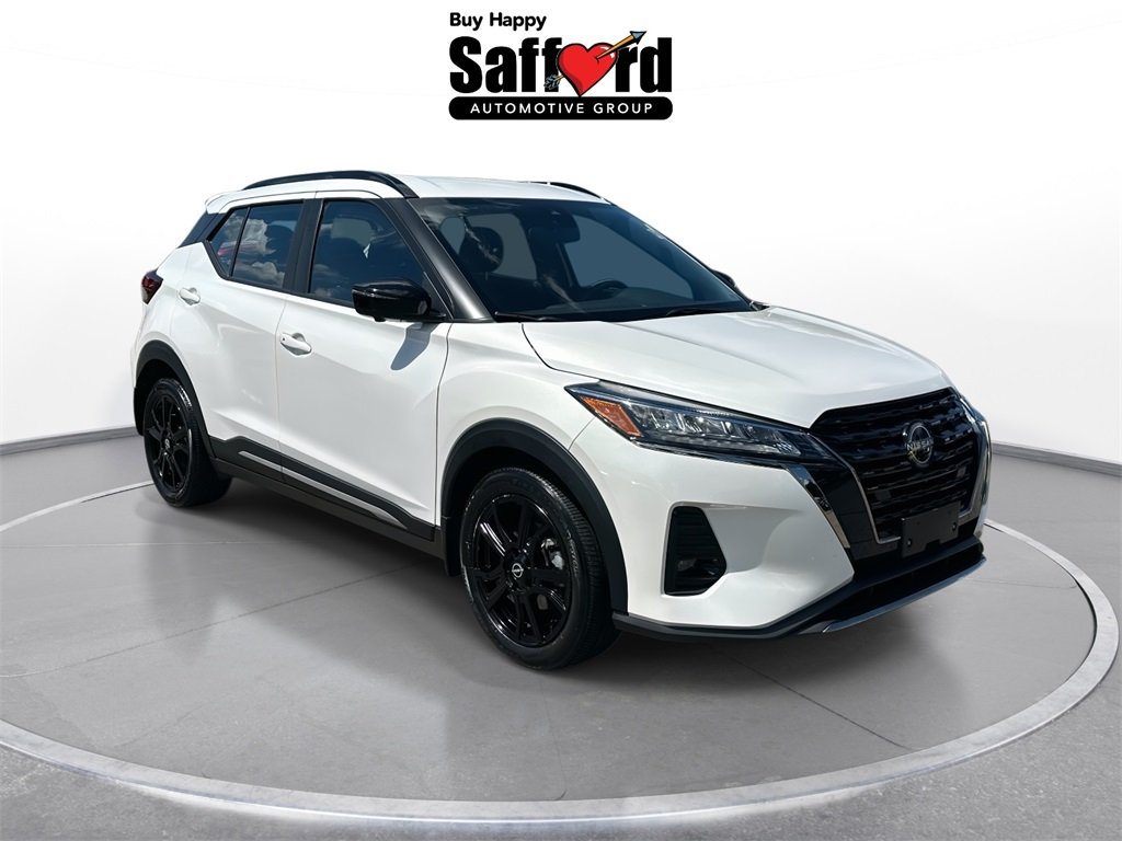 2024 Nissan Kicks SR photo 9