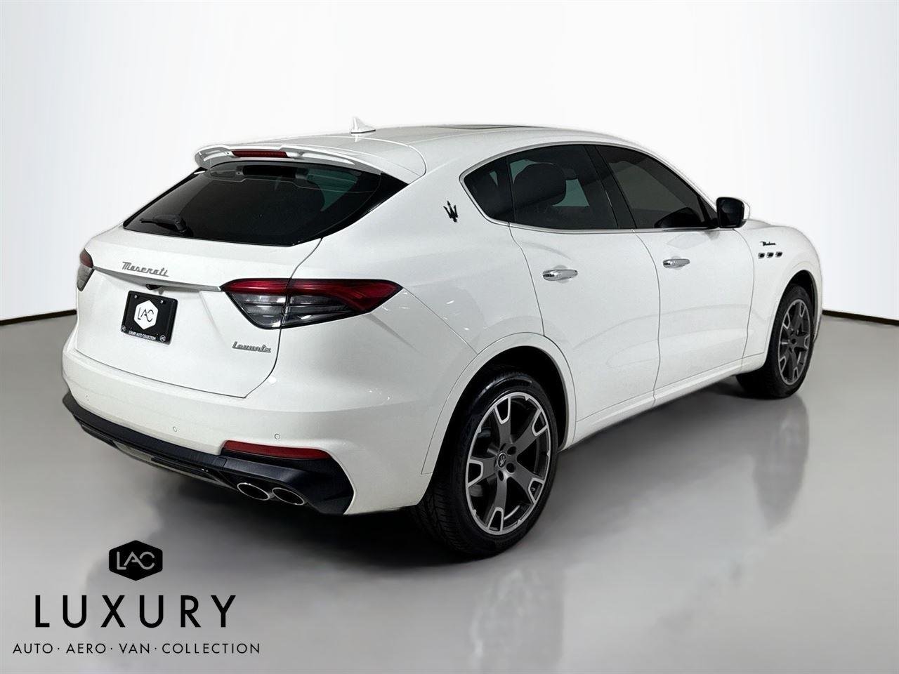 2023 Maserati Levante Modena S photo 4