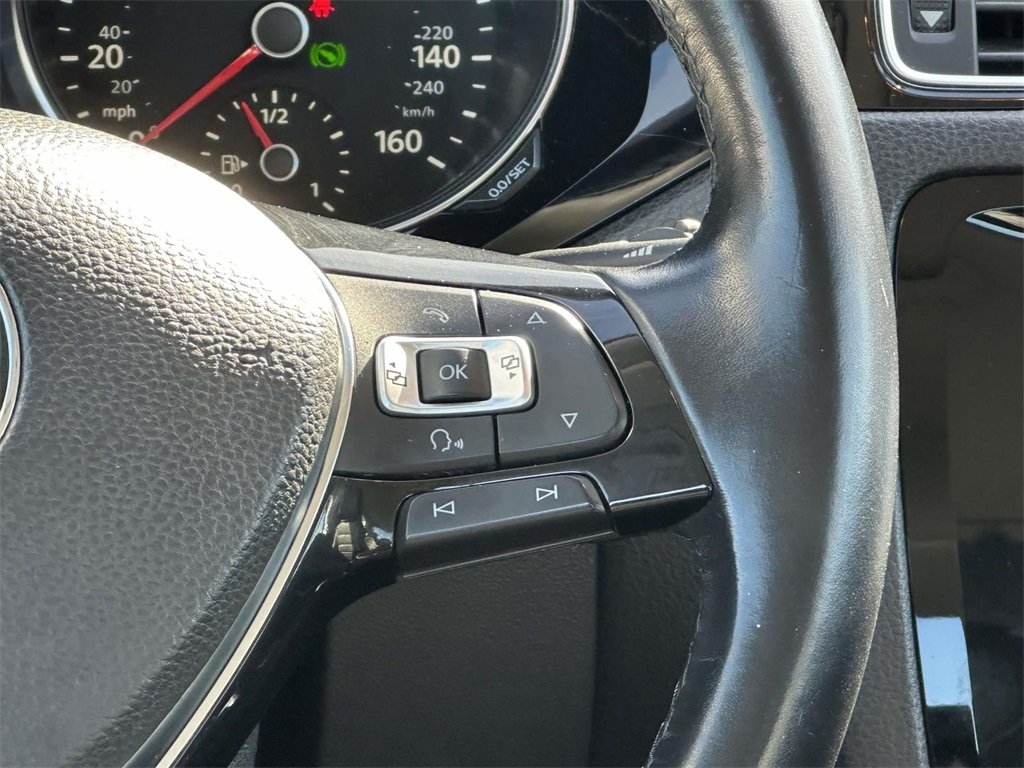2015 Volkswagen Jetta 2.0 TDI SEL photo 22