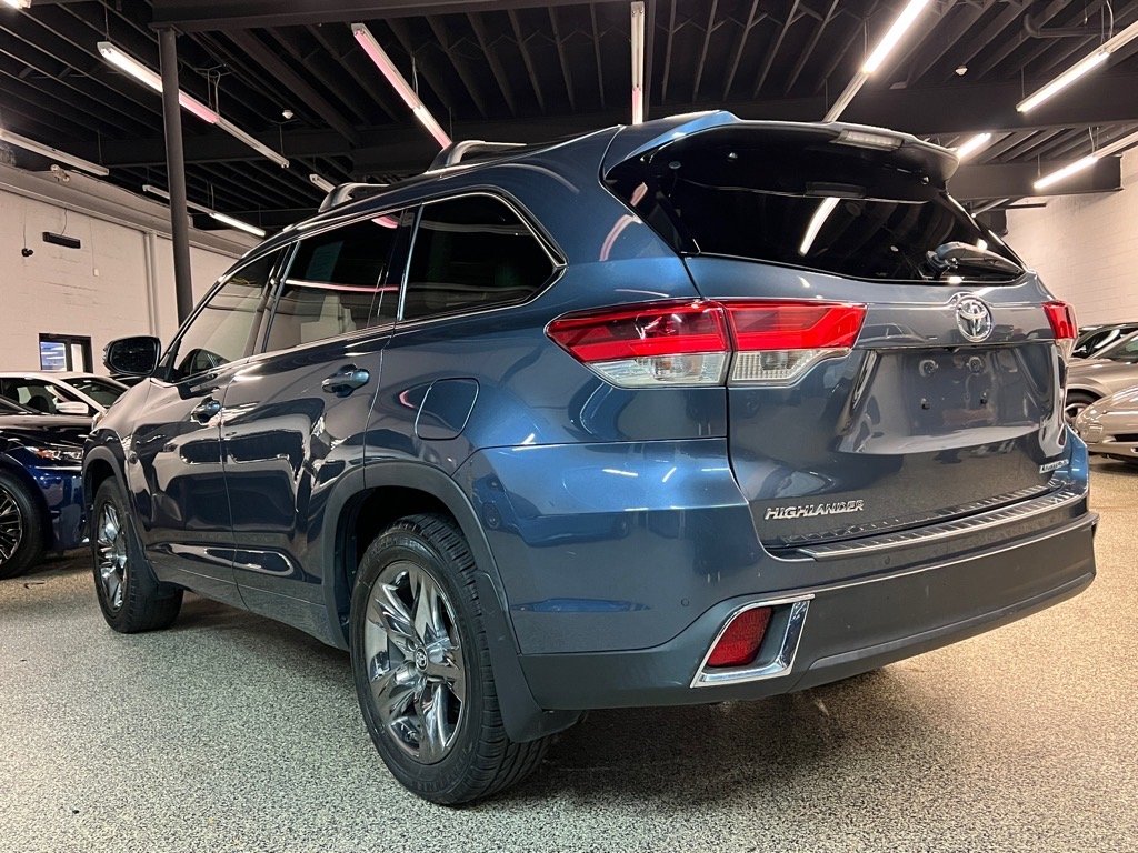 2019 Toyota Highlander Limited Platinum photo 4