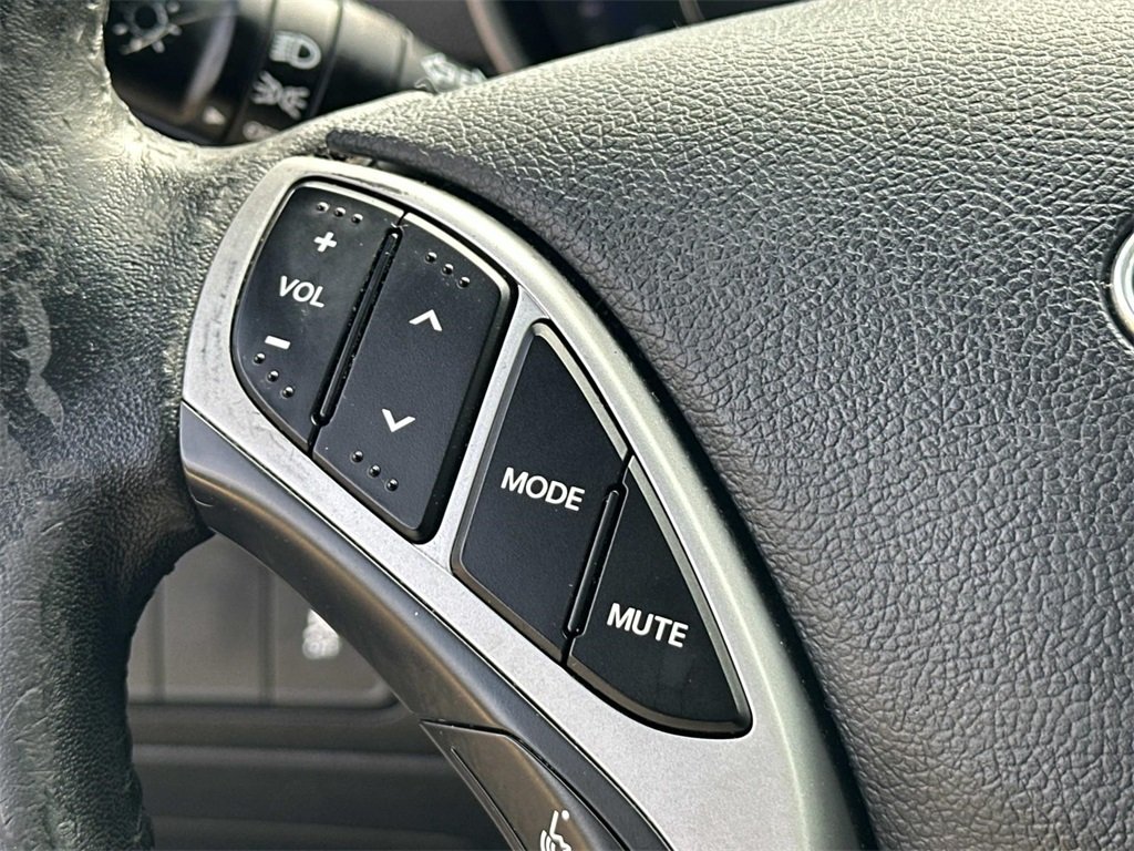 2011 Hyundai Elantra Limited photo 21