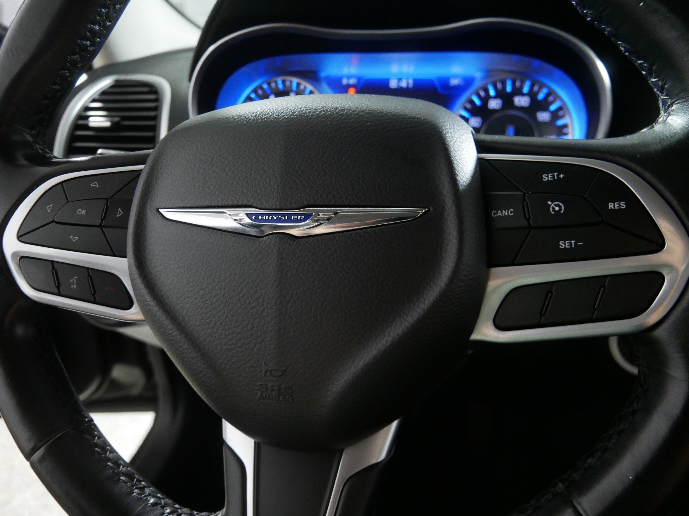2022 Chrysler 300 Touring photo 23