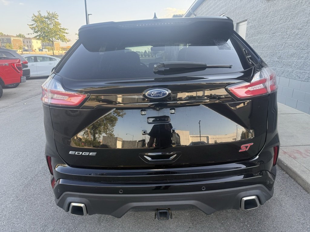 2019 Ford Edge ST photo 4