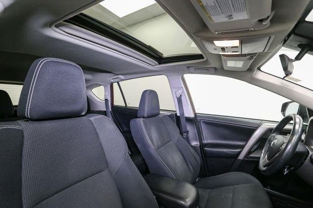 2018 Toyota RAV4 XLE photo 15