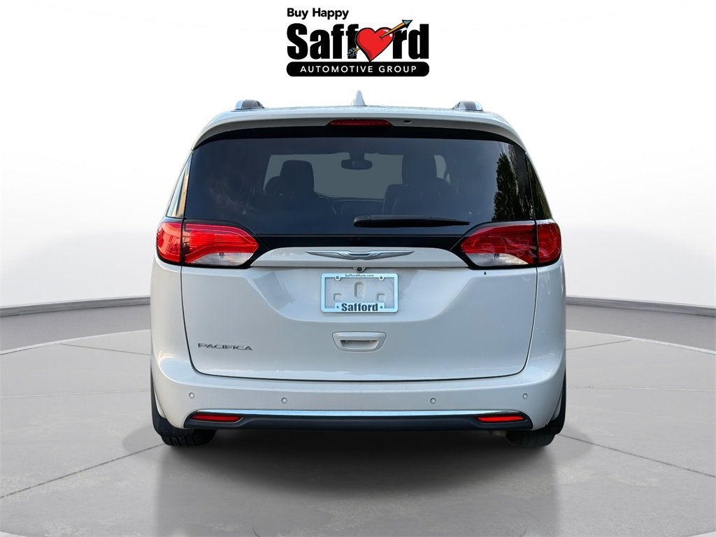 2017 Chrysler Pacifica Touring Plus photo 5