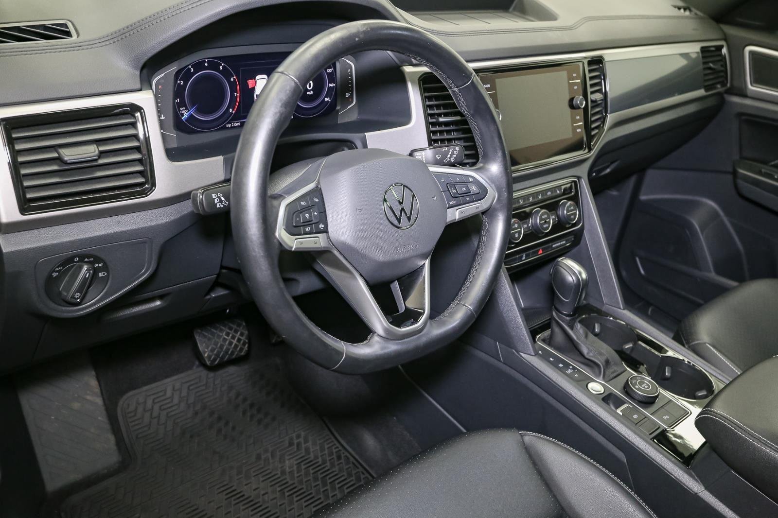2020 Volkswagen Atlas Cross Sport SEL photo 18