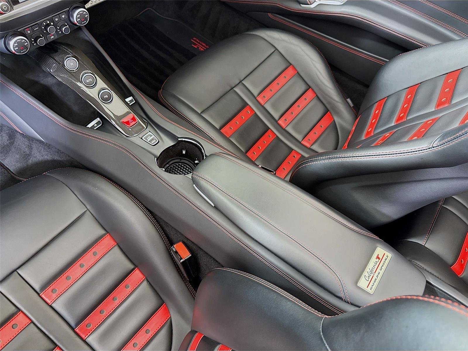 2018 Ferrari California T photo 23