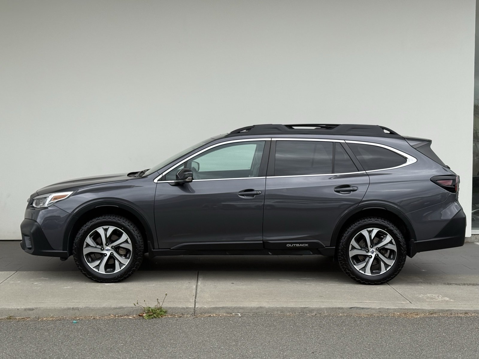 2020 Subaru Outback Limited photo 4