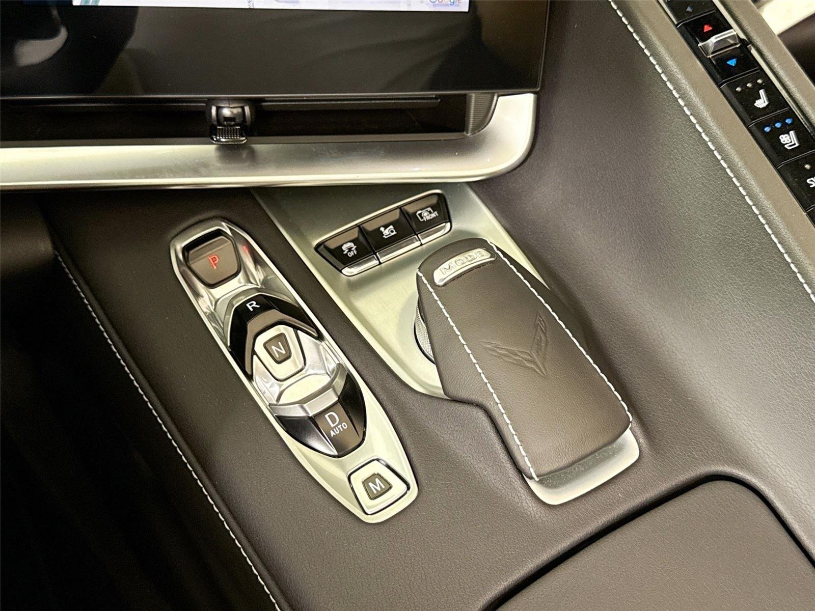 2025 Chevrolet Corvette 2LT photo 18
