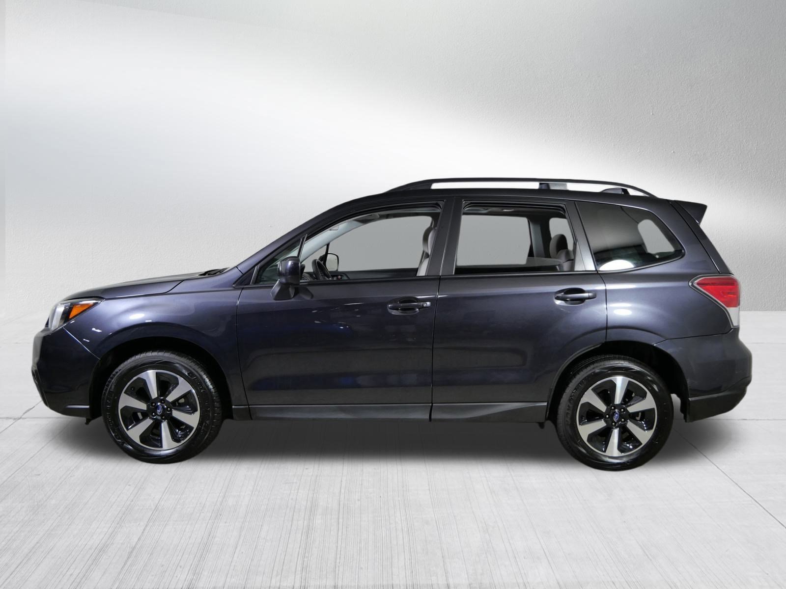 2017 Subaru Forester Premium photo 4