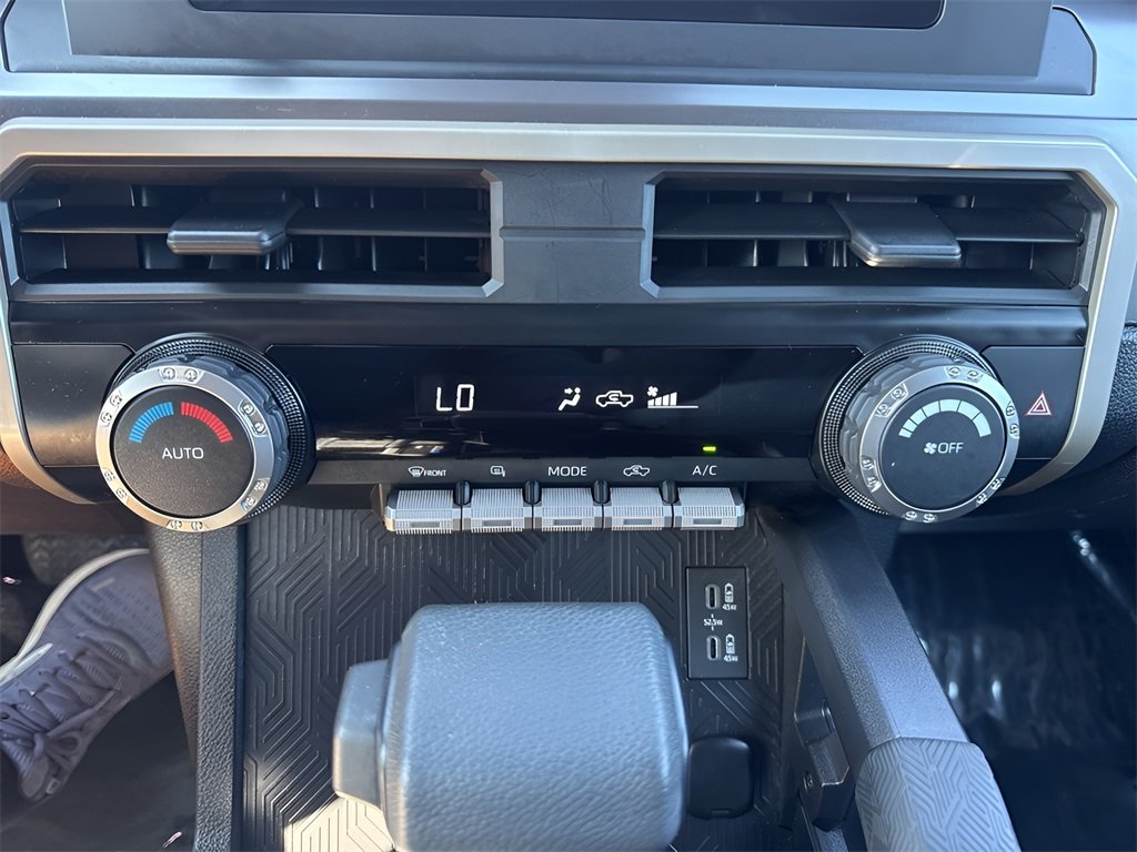 2025 Toyota Tacoma TRD Off-Road photo 16