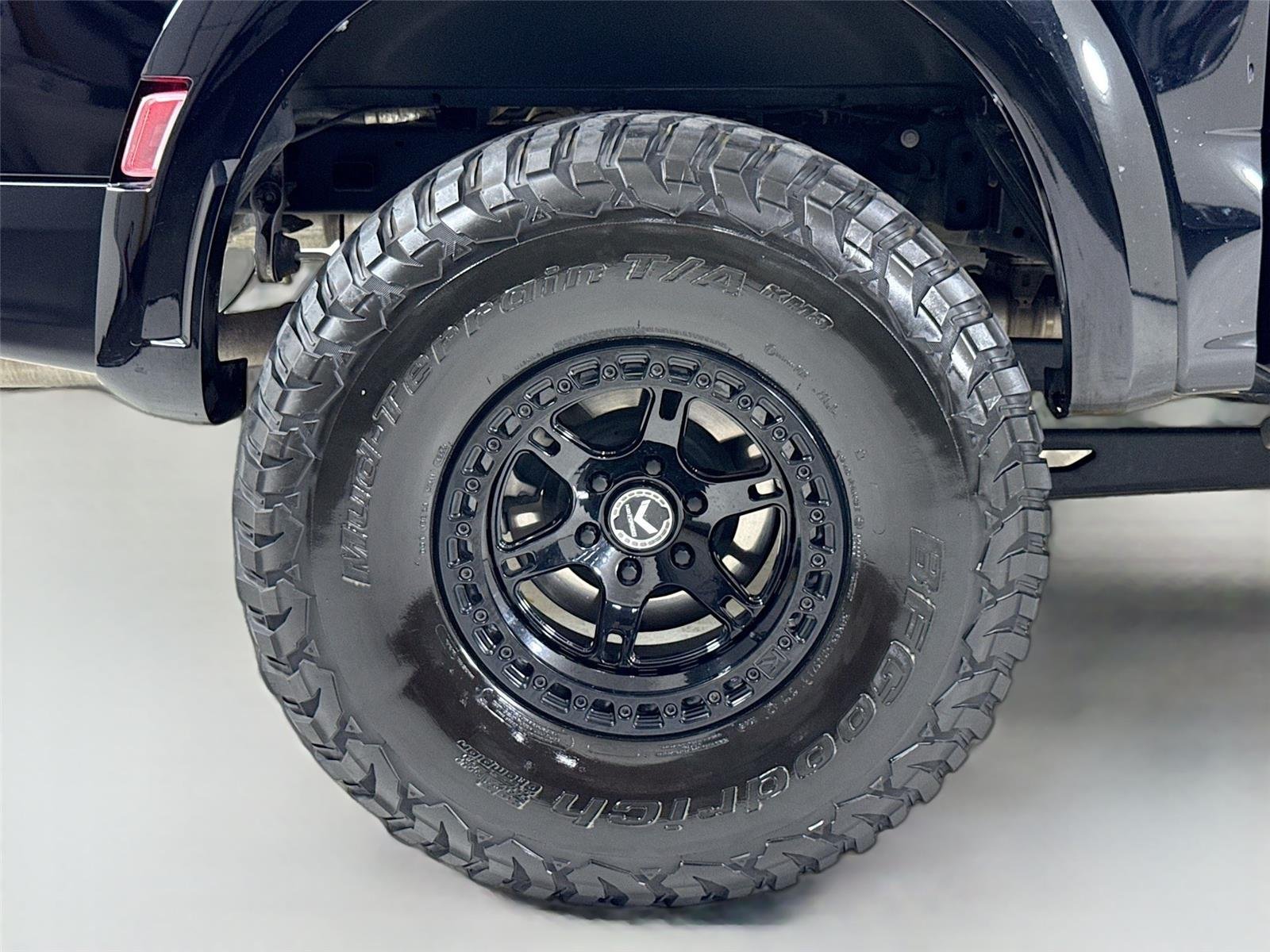 2023 Ford F-150 Raptor photo 38