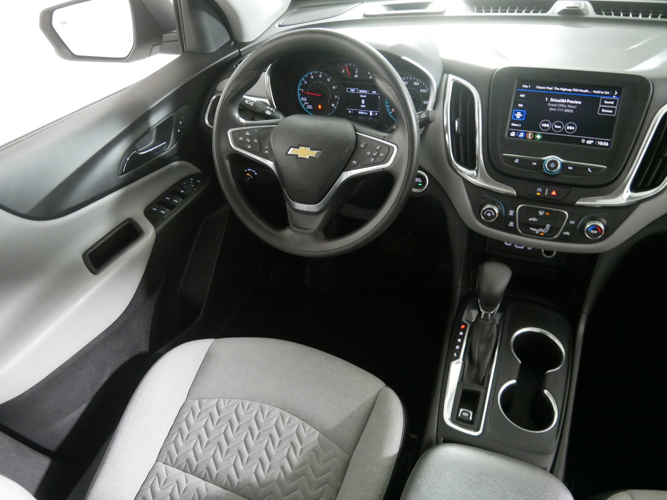 2022 Chevrolet Equinox LS photo 9