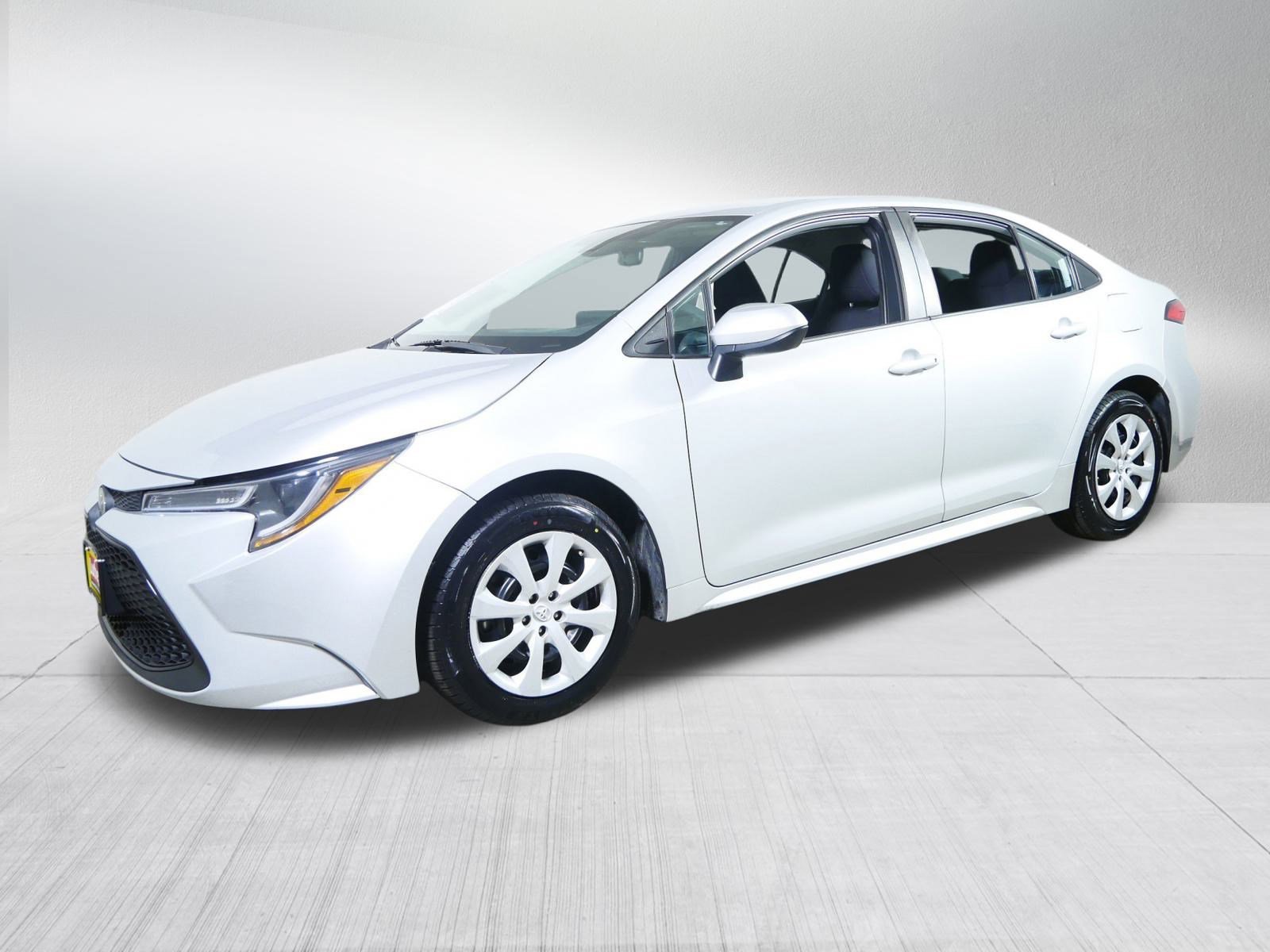 2022 Toyota Corolla LE photo 3