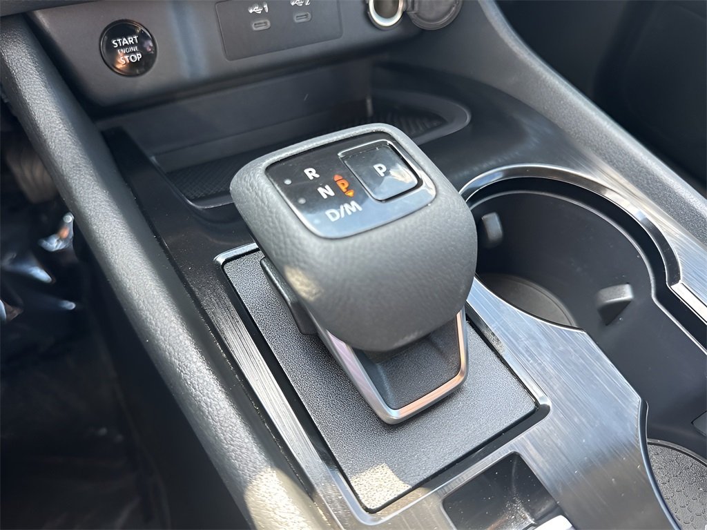 2024 Nissan Rogue SV photo 16