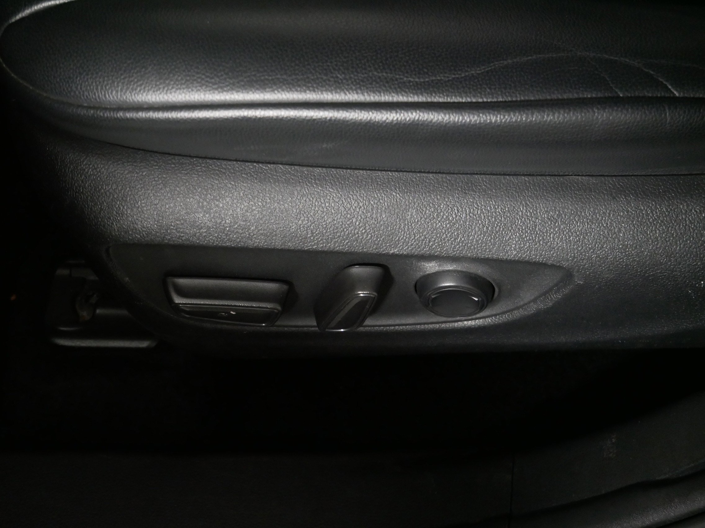 2021 Toyota Highlander XLE photo 19