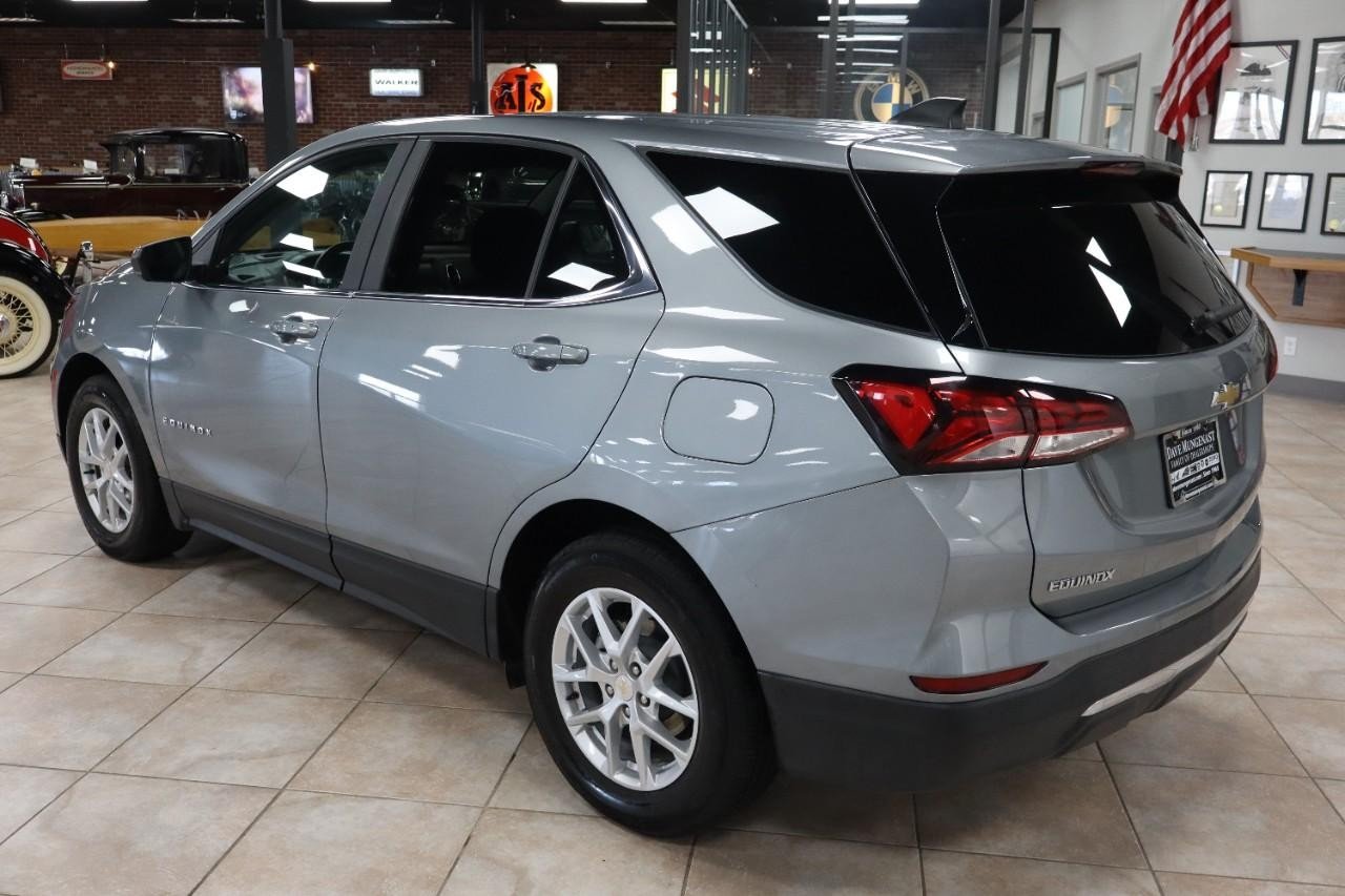 2023 Chevrolet Equinox LT photo 2