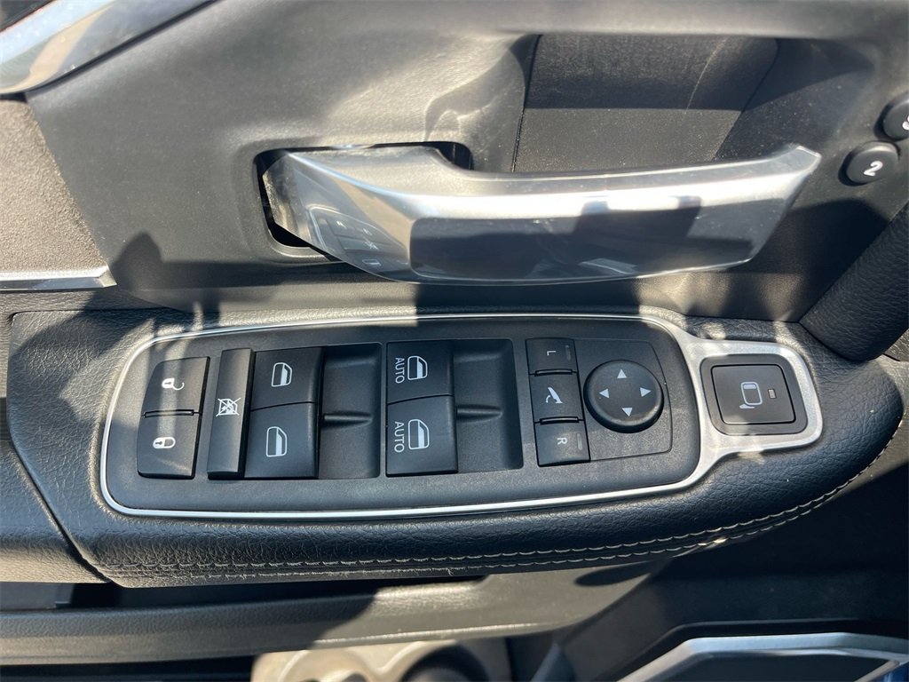 2022 Ram 2500 Laramie photo 25