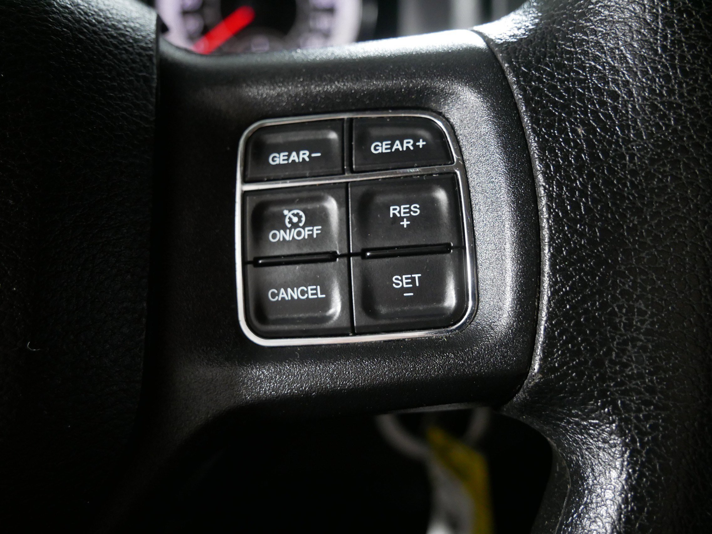 2016 Ram 1500 SLT photo 26