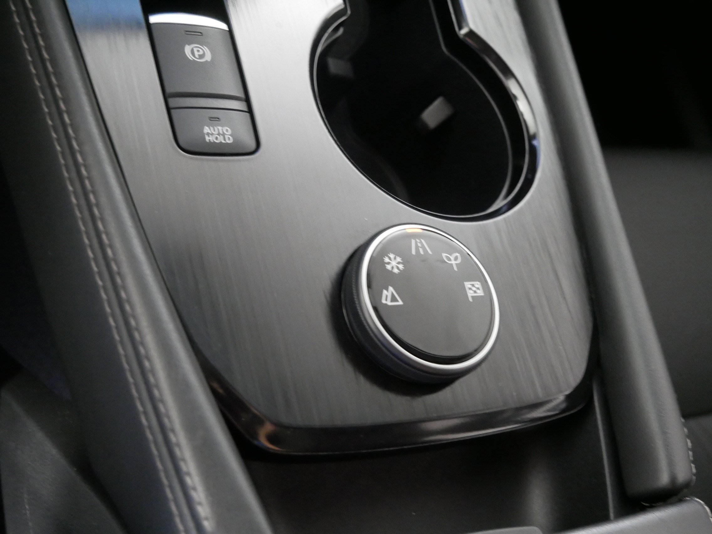 2022 Nissan Rogue Platinum photo 28