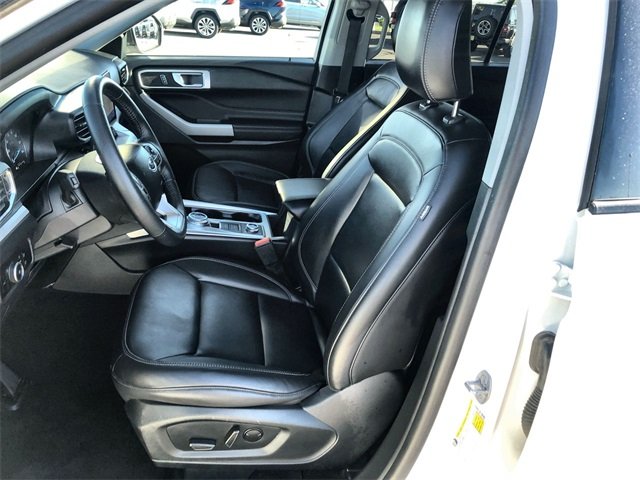 2024 Ford Explorer XLT photo 2