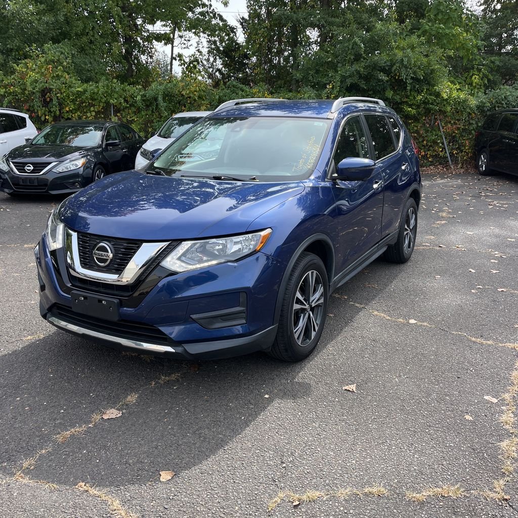 2019 Nissan Rogue SV photo 2