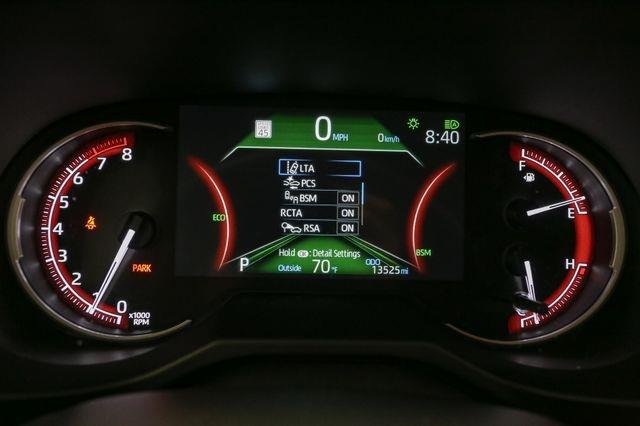 2025 Toyota RAV4 XLE photo 30