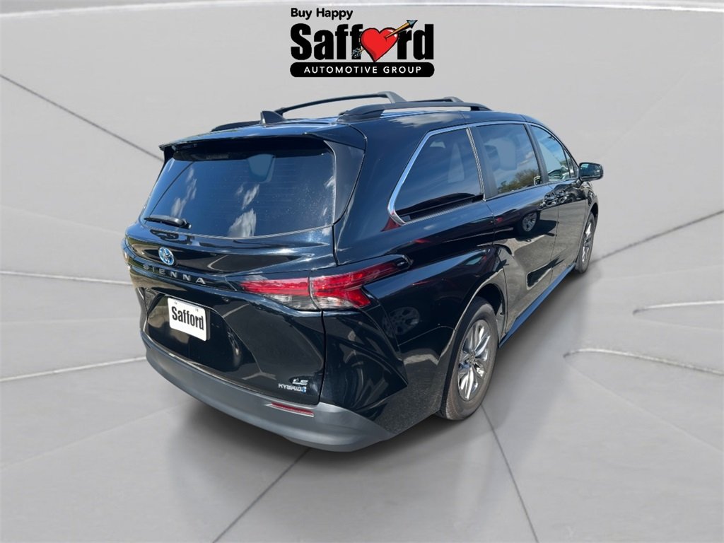 2022 Toyota Sienna LE photo 10