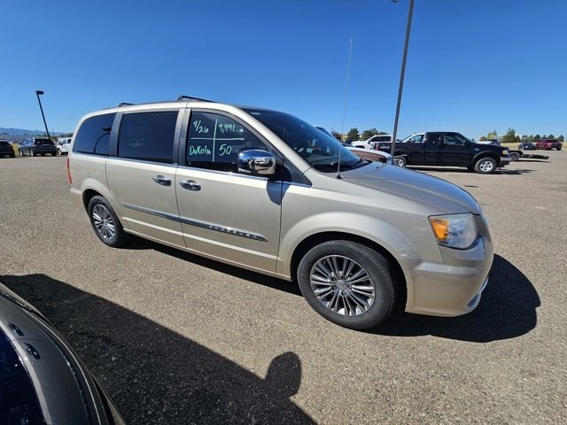 2014 Chrysler Town & Country photo 4