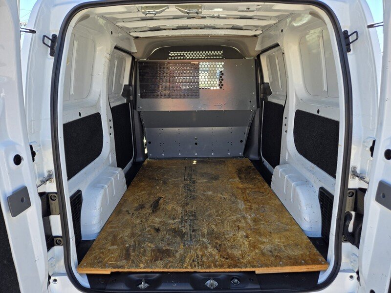 2017 Nissan NV200 SV photo 10