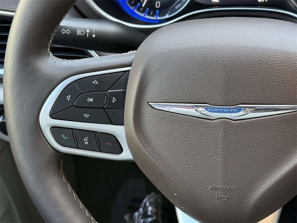 2017 Chrysler Pacifica Touring Plus photo 19