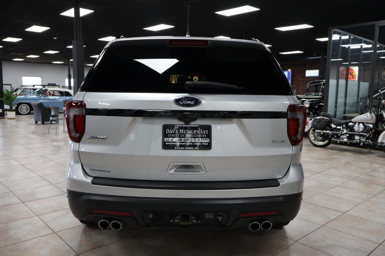 2019 Ford Explorer Sport photo 3