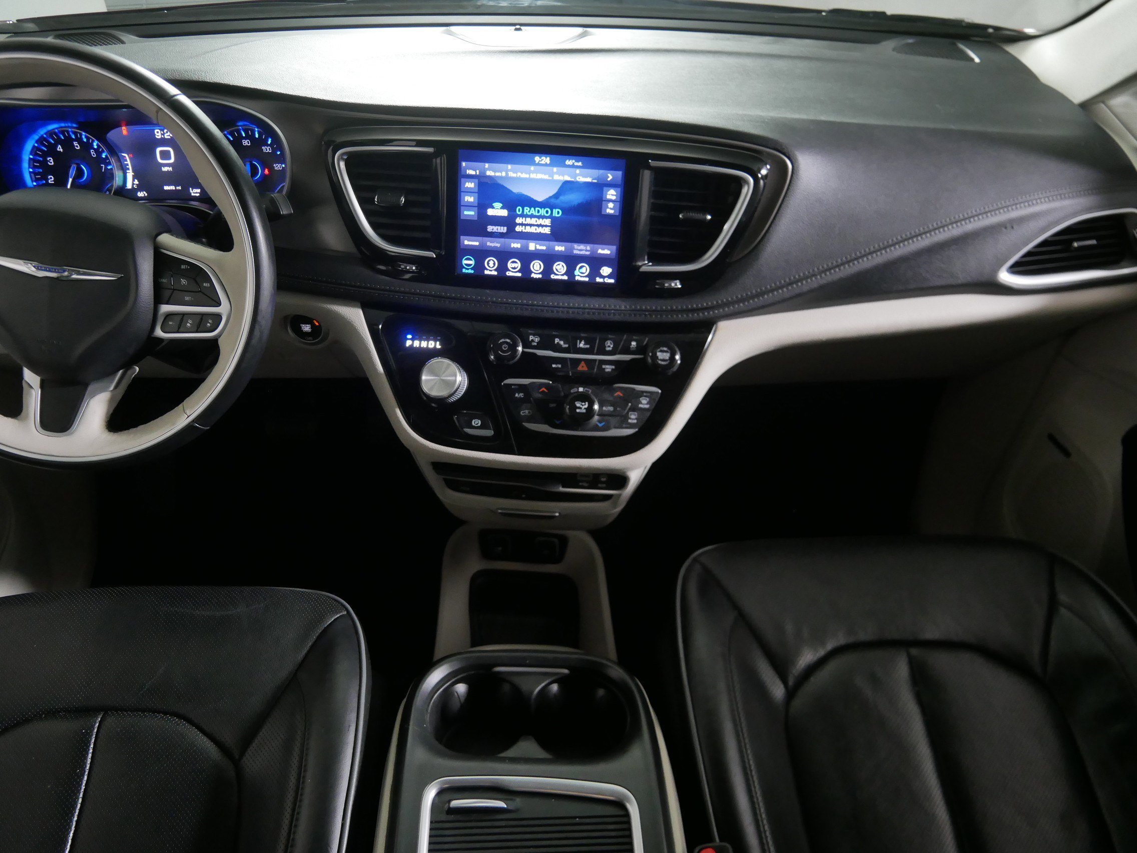 2018 Chrysler Pacifica Limited photo 10