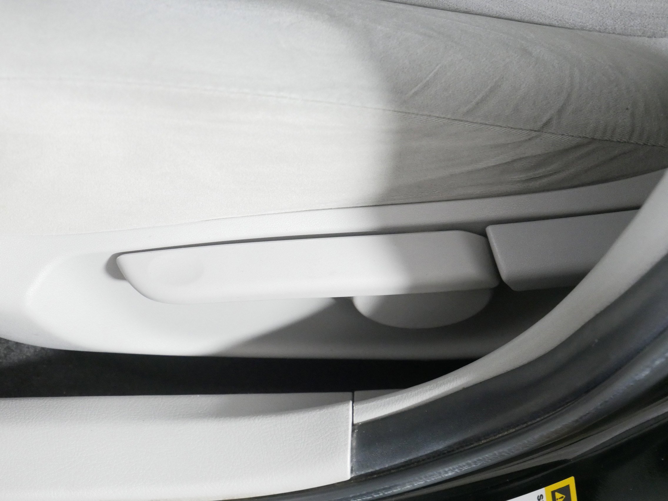 2010 Toyota Corolla LE photo 17