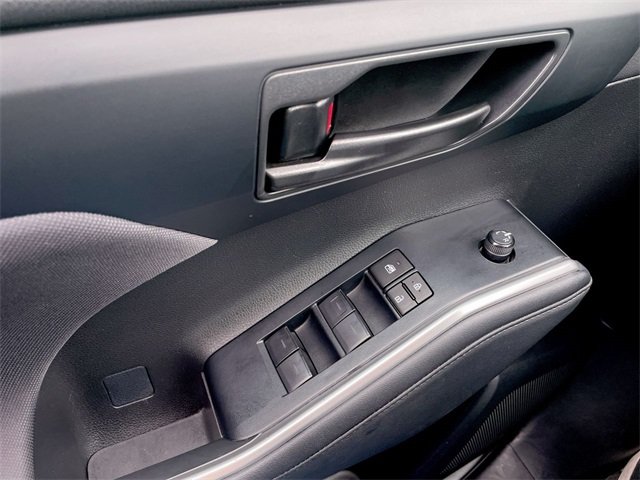 2024 Toyota Highlander LE photo 4