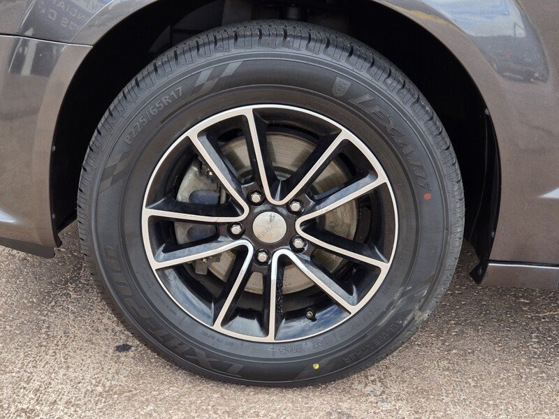 2015 Dodge Grand Caravan SE photo 4
