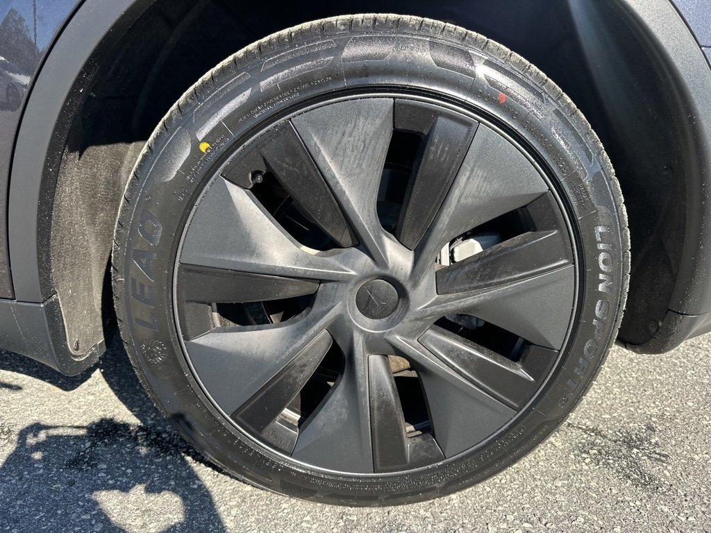 2024 Tesla Model Y Long Range photo 27
