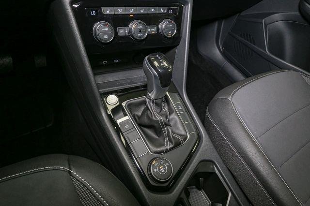 2024 Volkswagen Taos SE photo 25