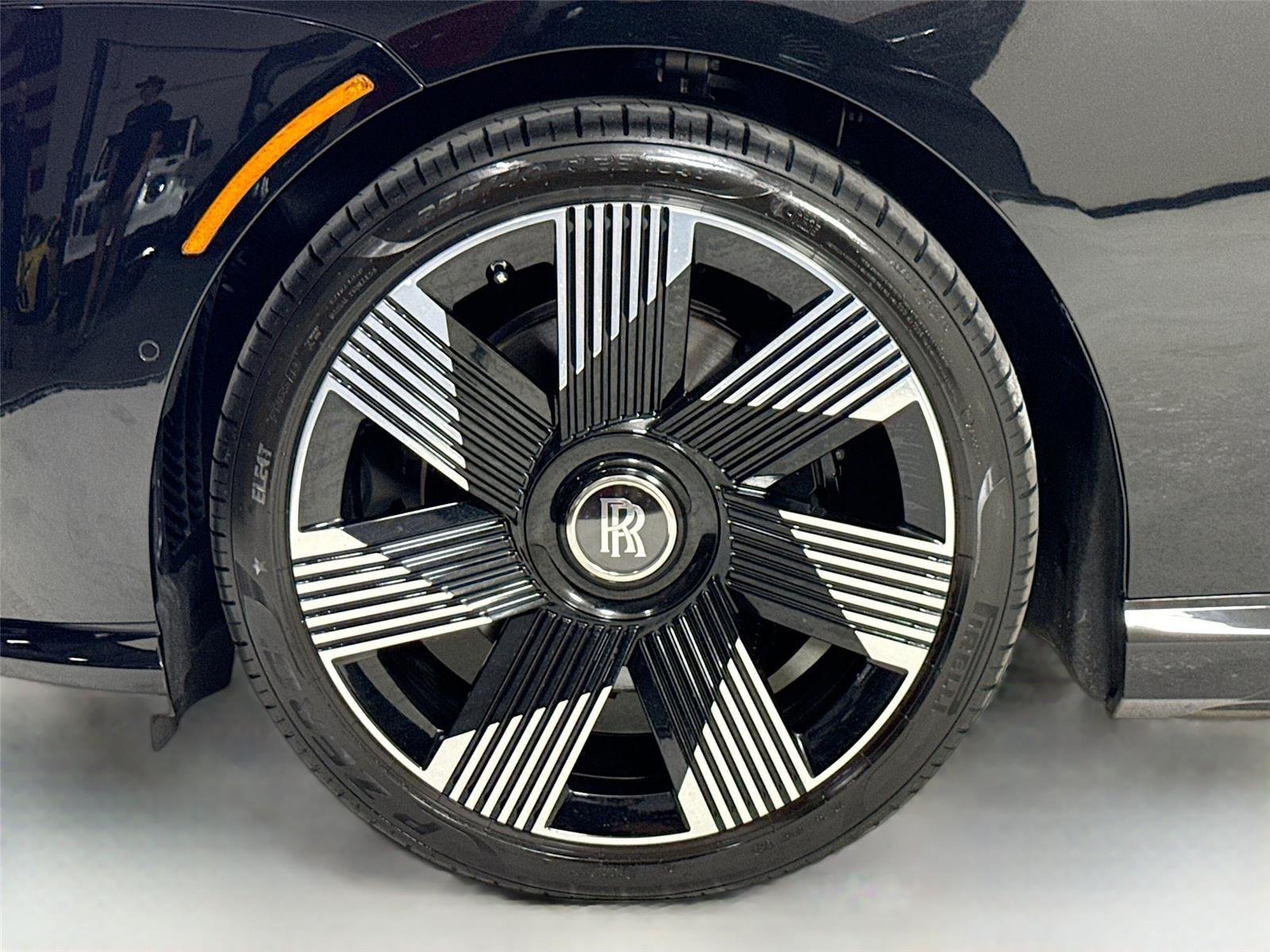 2024 Rolls Royce Spectre photo 34