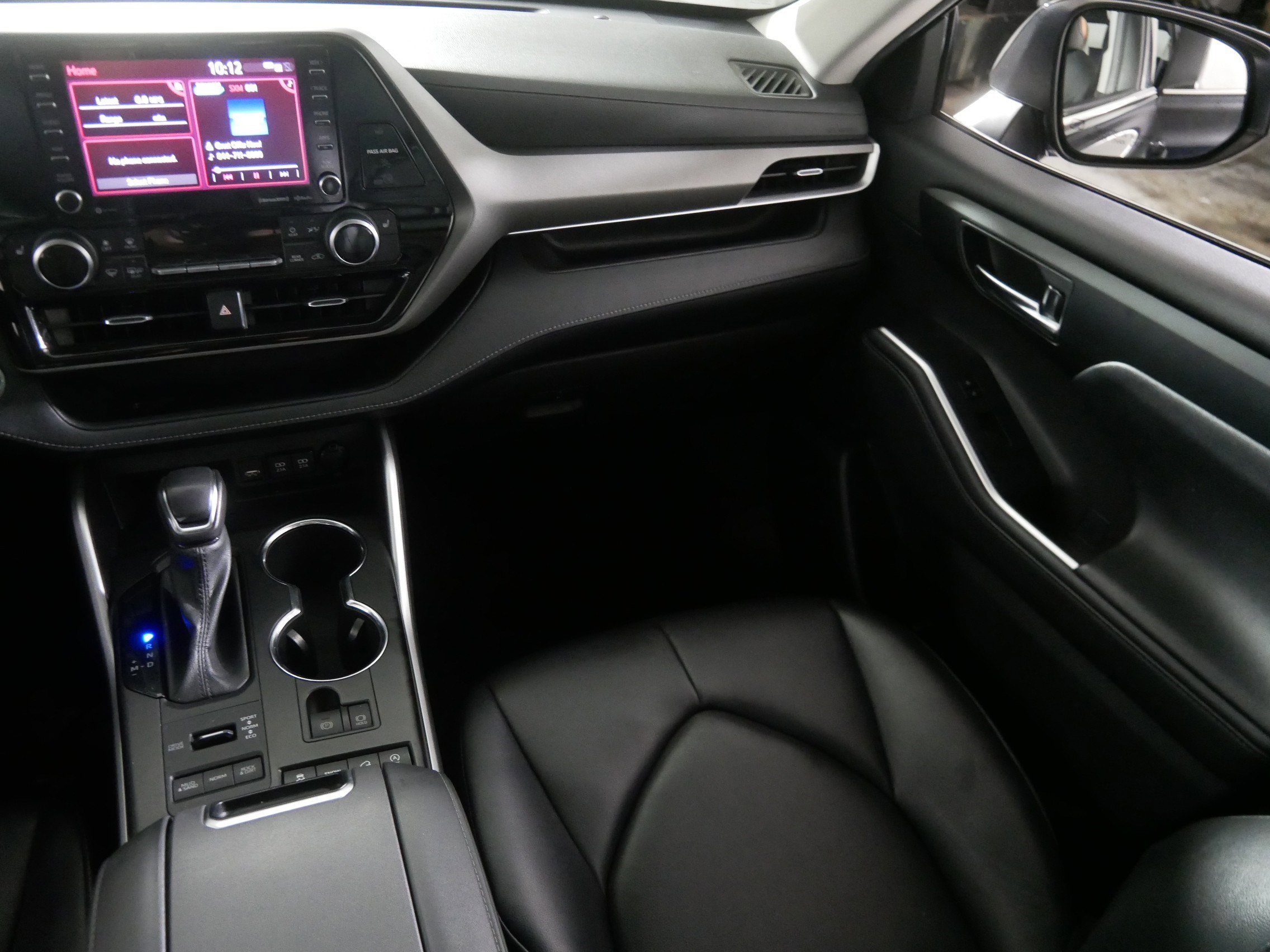 2021 Toyota Highlander XLE photo 11