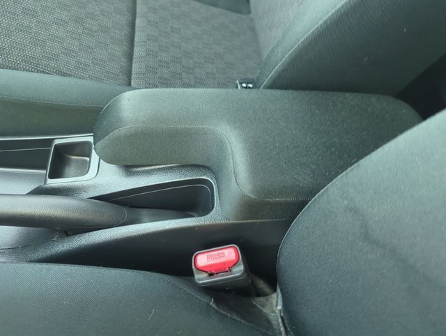 2016 Honda Fit LX photo 14
