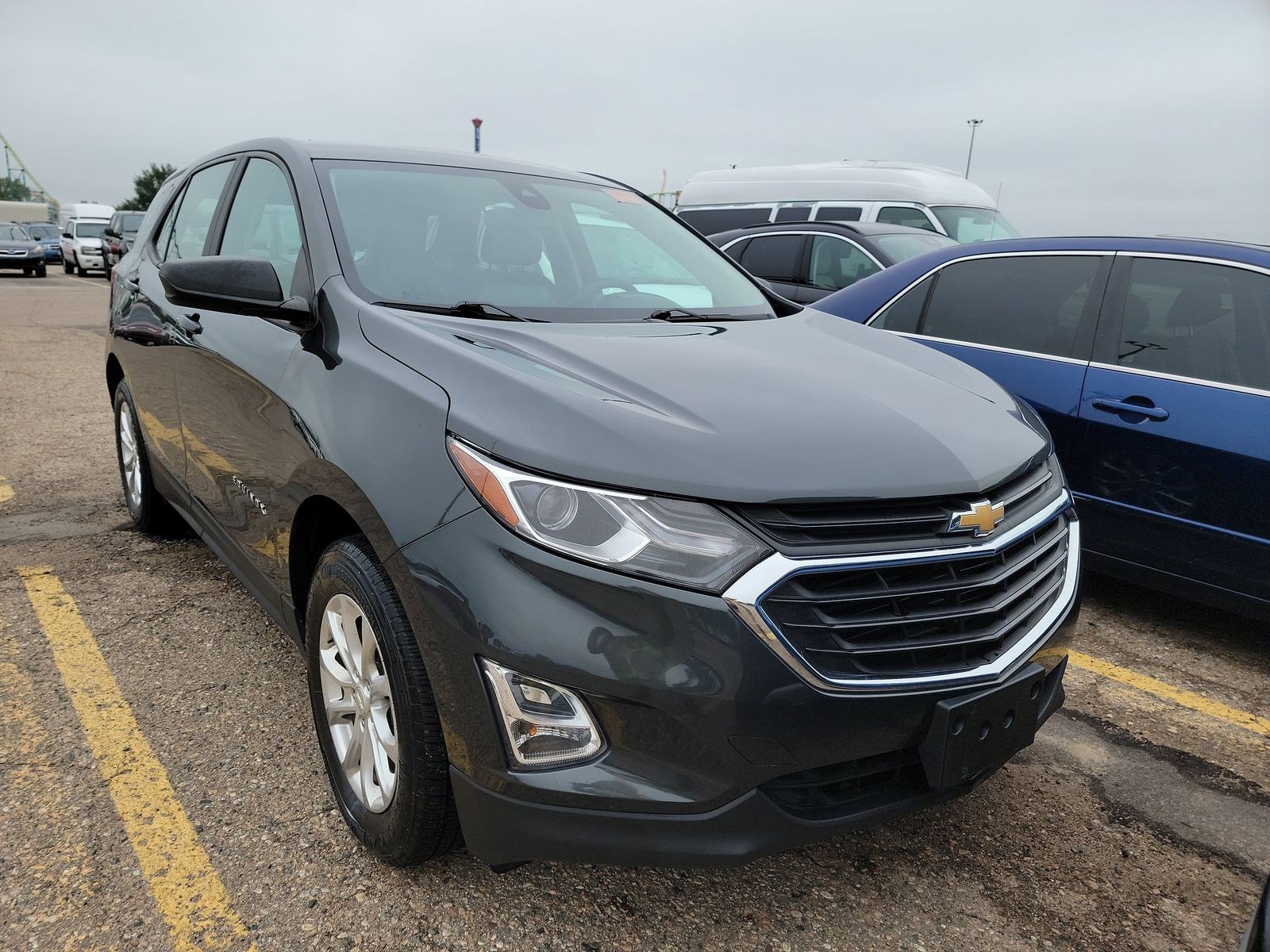 2021 Chevrolet Equinox LS photo 3