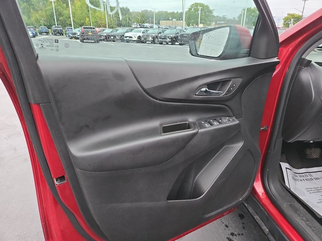 2020 Chevrolet Equinox LT photo 10