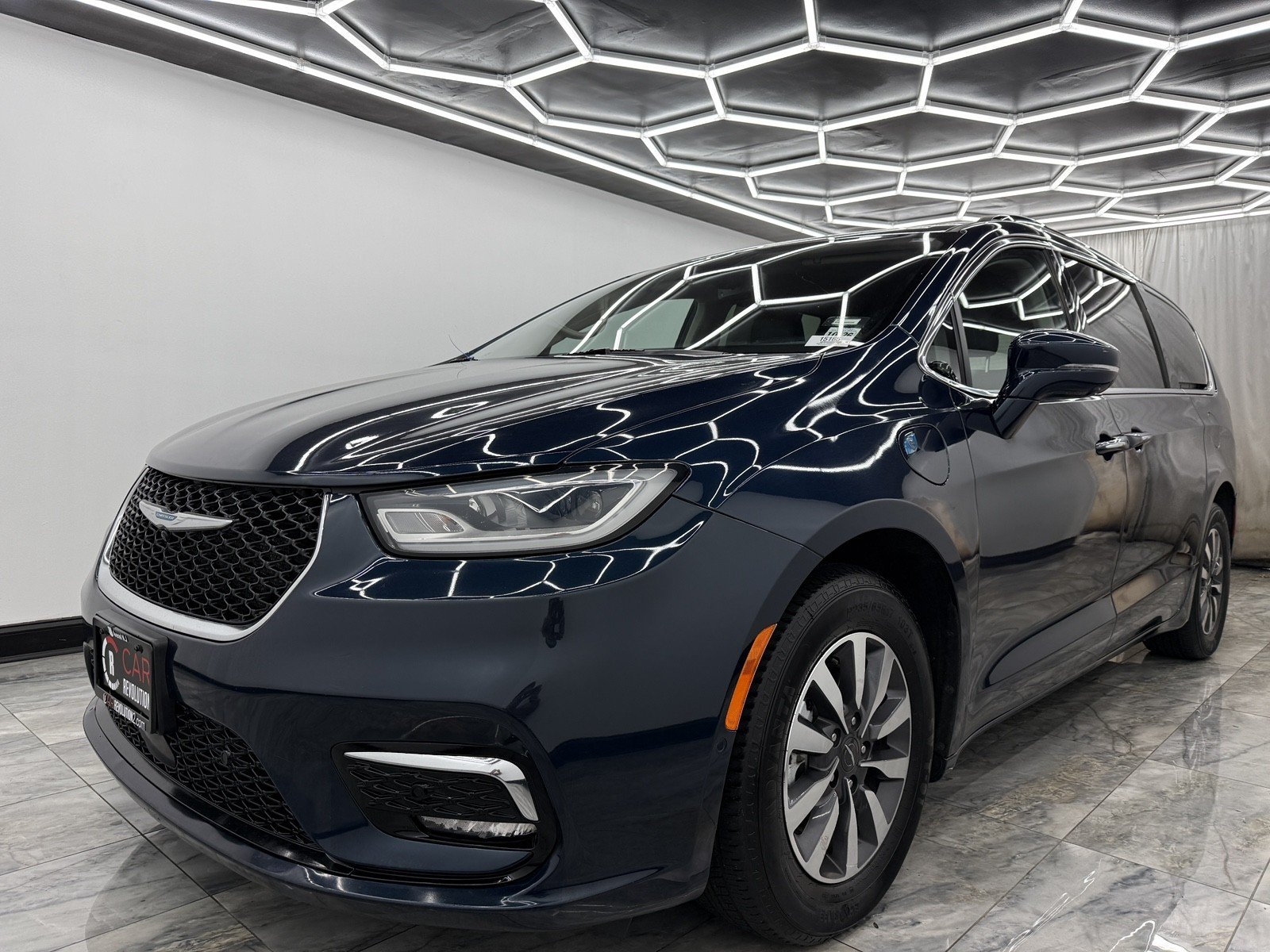 2021 Chrysler Pacifica Touring L photo 3